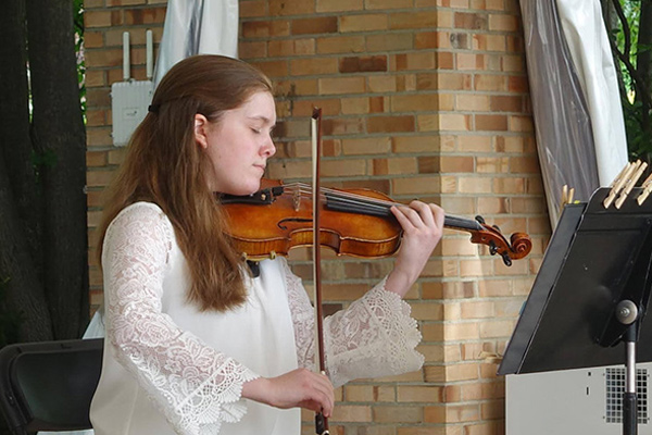 Gabriela Benyas enjoyed learning new styles of music through the Midwest Young Artists Chicago Chamber Music Workshop.